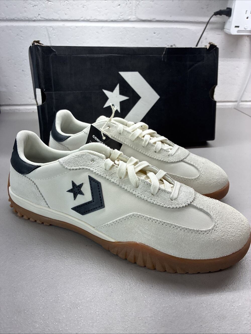 Converse Run Star Trainer OX Egret/Black/Honey Men’s 8 / Women’s 9.5 Gum Sole